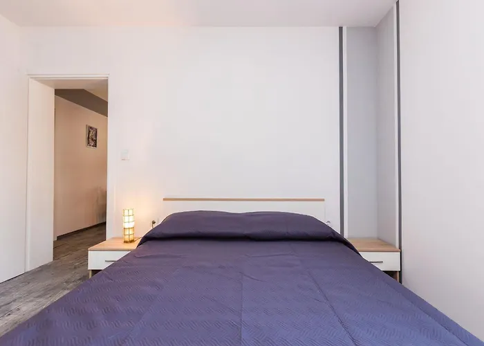 Apartments Lemmy
